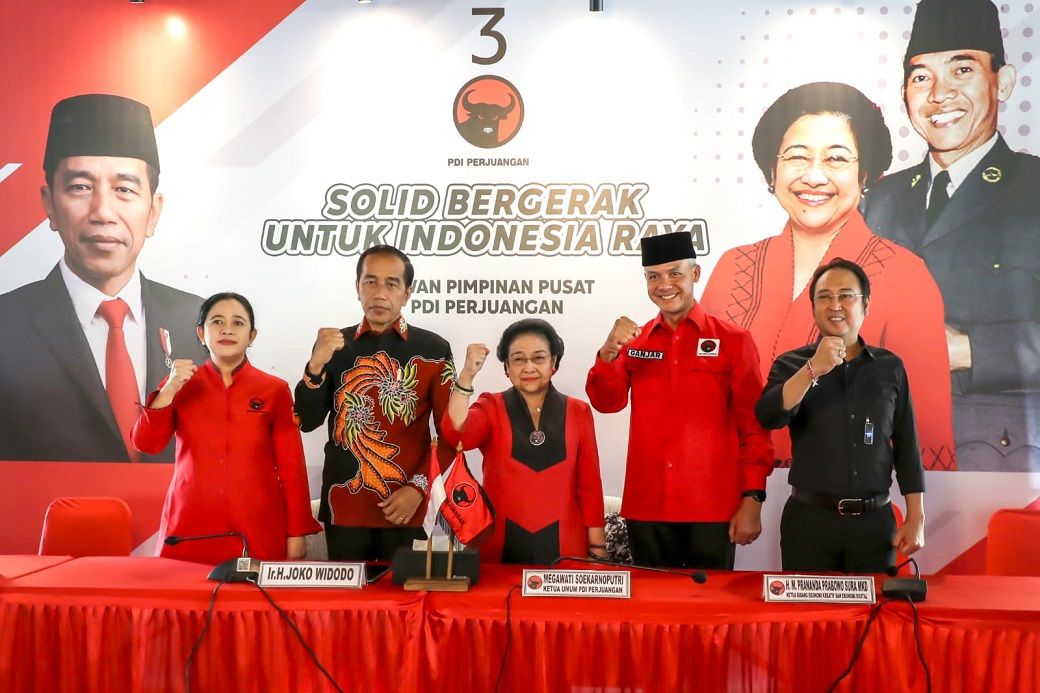 Ketum PDIP Megawati saat mengumumkan Ganjar Pranowo sebagai bakal capres PDIP di Istana Batutulis, Bogor, Jawa Barat, Jumat (21/4/2023). Foto: DPP PDIP