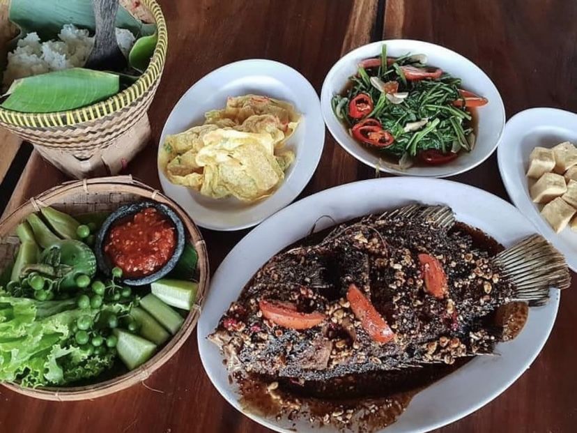 RM Saung Ranggon/ instagram /@foodhuntertasikmalaya