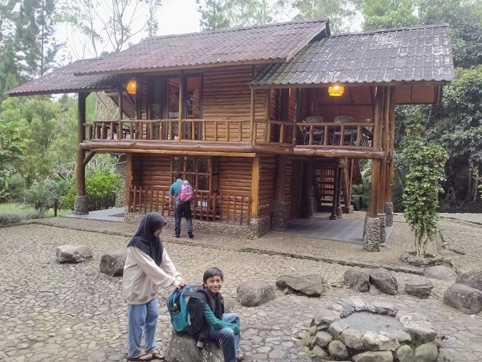 Rekomendasi staycation di villa estetik Taman Bougenville./ Feby Syarifah - GalamediaNews