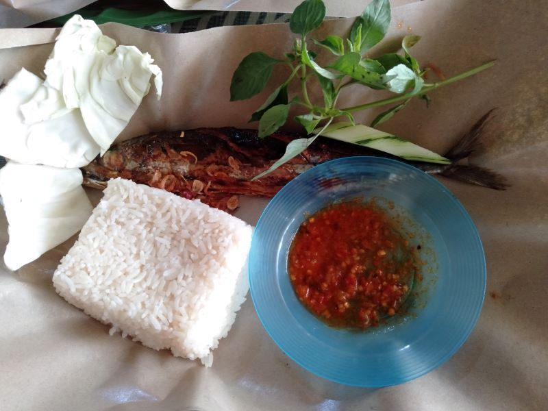 Berbagai masakan di wisata kuliner Blitar, kampung gurami Seduri./ Putri Ari Dhabi - GalamediaNews