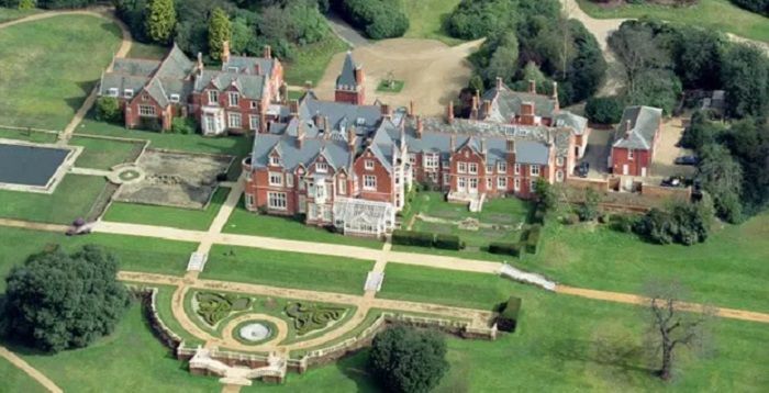 Mansion House in Bagshot Park yang ditinggali oleh adik bungsu Raja Charles III, Pangeran Edward beserta keluarganya.*/theguardian.com