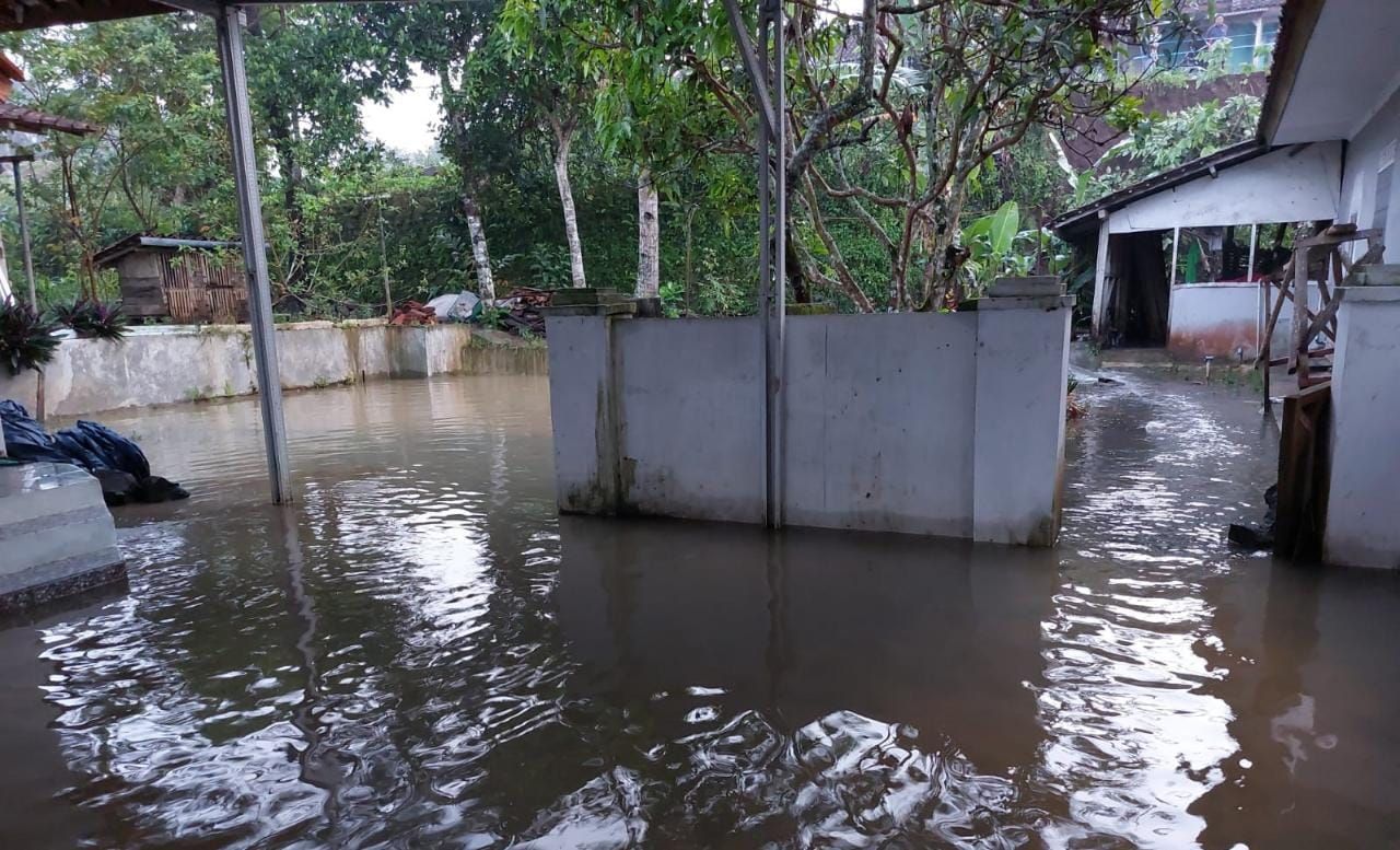 Banjir menerjang Kabupaten Tasikmalaya.*/kabar-priangan.com/Istimewa