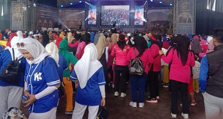 Masyarakat Olahraga Bersama di acara acara Silaturahmi Bareng Rajiv di Gedung Bale Rame Soreang, Kabupaten Bandung, Sabtu 6 Mei 2023 pagi.