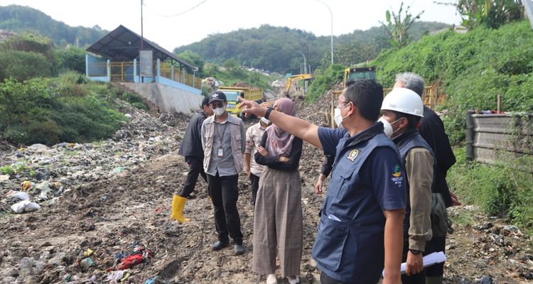 Kondisi Tempat Pembuangan Akhir Sampah (TPA) Sarimukti, Kabupaten Bandung Barat, Kamis 4 Mei 2023