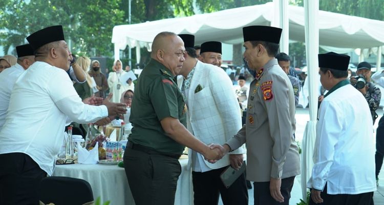Gubernur Jawa Barat Ridwan Kamil di acara silaturahmi halal bihalal Idul Fitri 1444 Hijriah bersama Kapolda Jabar Irjen Pol Akhmad Wiyagus, Rabu 10 Mei 2023 