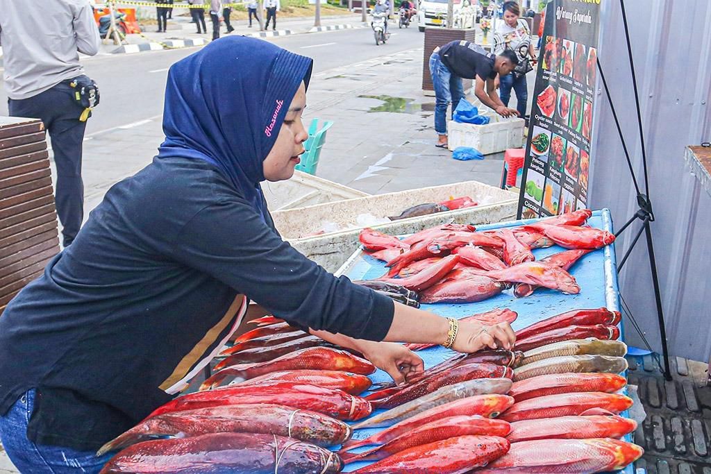 Rosnia, seorang pedagang ikan di Kampung Ujung Labuan Bajo, Kabupaten Manggarai Barat, NTT. Selasa (9/5/2023).