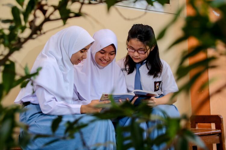 ilustrasi- 6 Rekomendasi SMA TERBAIK di Kota Semarang, Versi LTMPT: Cocok Untuk Referensi PPDB 2023