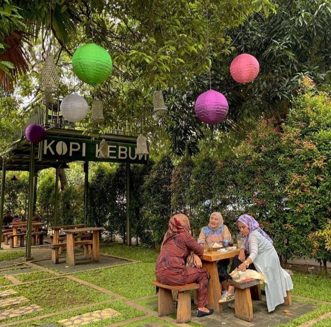 Kopi Kebun, tempat kuliner di Tangerang Selatan, Banten dengan  nuansa kebun/instagram/kopi_kebun