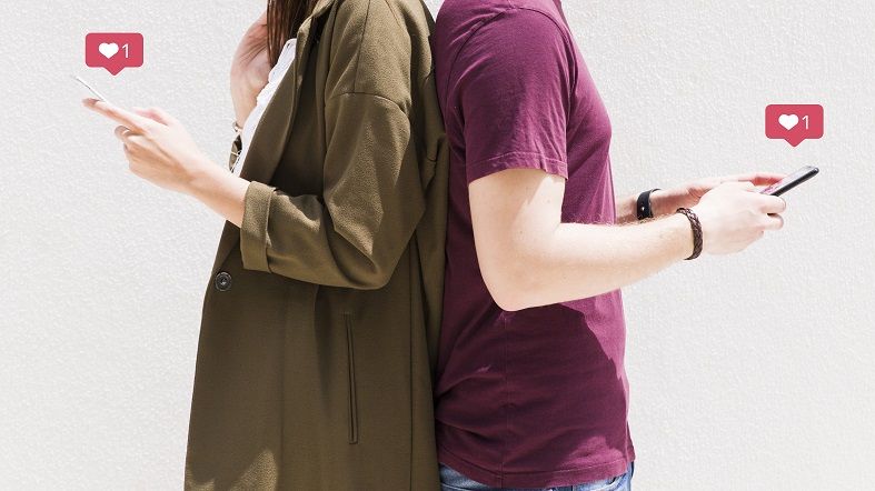 Jika sering merasa bahwa "Tidak ada seorang pun di luar sana untuk saya" atau "Saya ditakdirkan untuk sendirian" adalah tanda seseorang mengalami dating fatigue. 