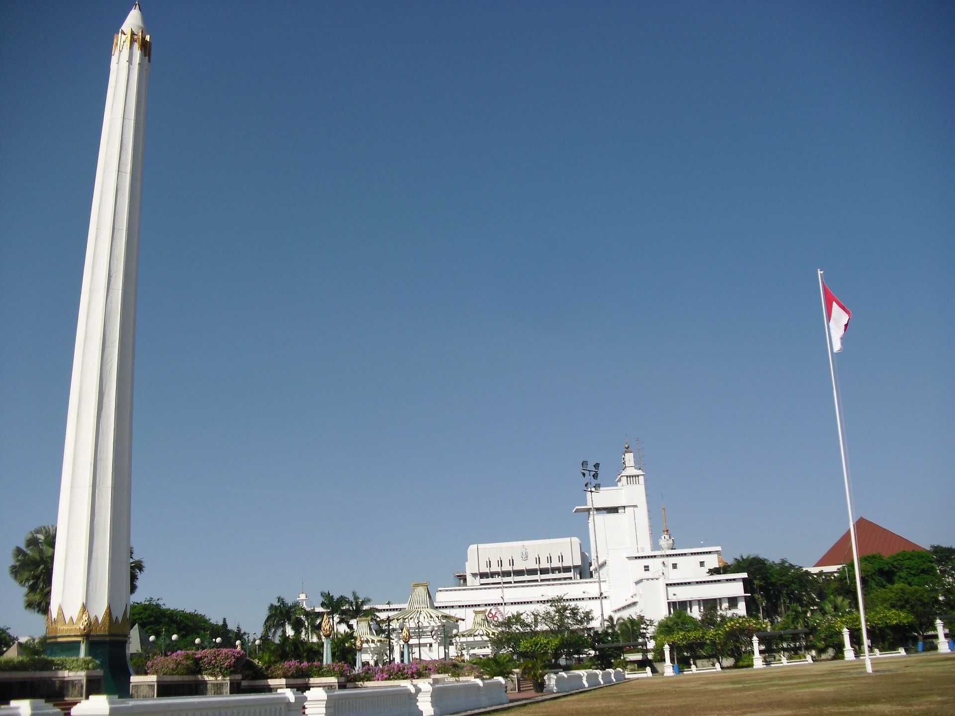 Monumen tugu Pahlawan Surabaya