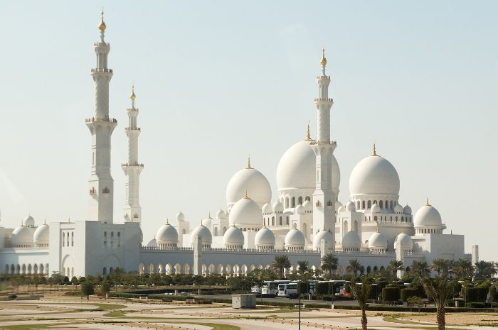 Ilustrasi masjid di UEA