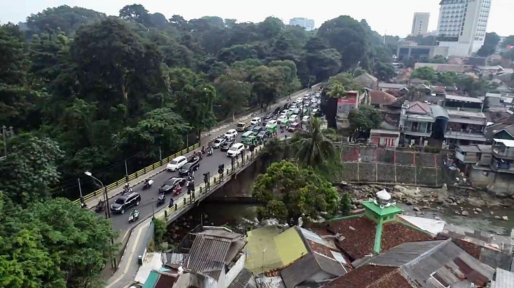 Progres pengerjaan revitalisasi Jembatan Otista Kota Bogor.