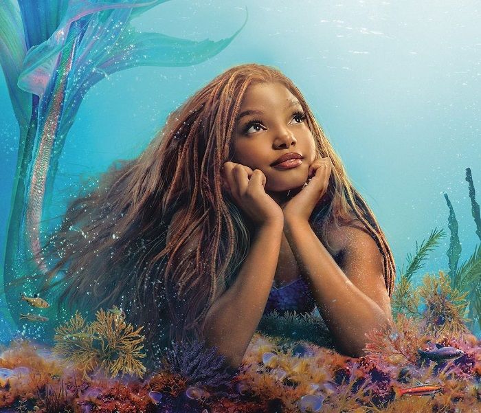 Poster Halle Bailey sebagai Ariel di The Little Mermaid.