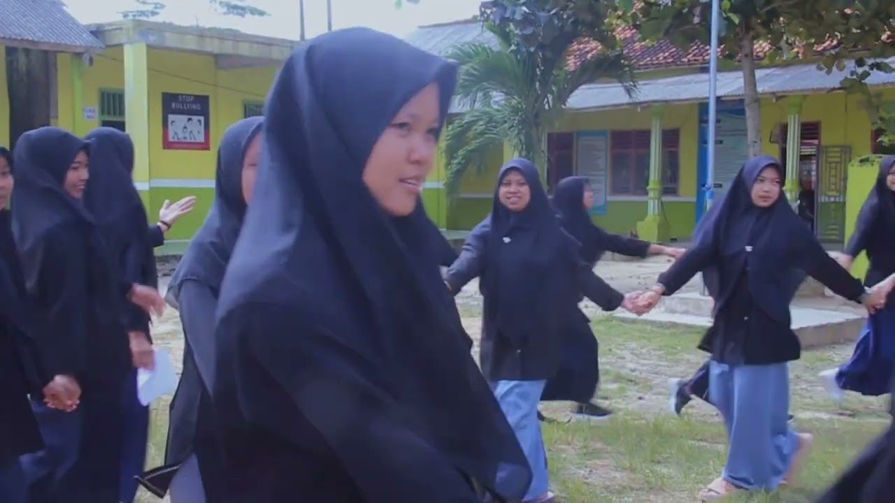 SMA terbaik di Kabupaten Garut Jawa Barat nilai Kemendikdub./Tangkapan layar sekolah Youtube.com/MTS & MA Nurul Hiday