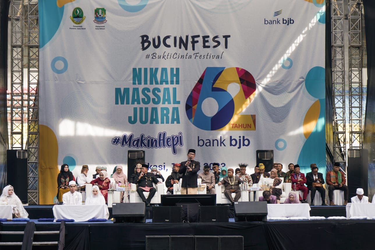 Bucinfest atau bukti cinta festival  diikuti oleh 300 pasang mempelai
