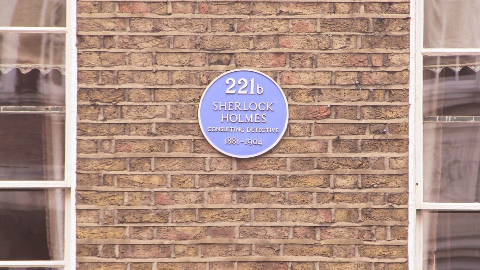 Papan nomor rumah Sherlock Holmes - Museum Sherlock Holmes Inggris