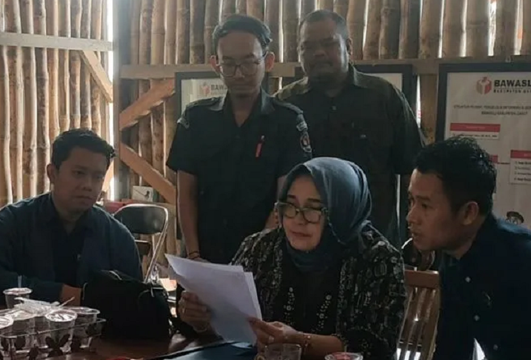 Kader NasDem, Diah Kurniasari minta maaf usai sawer duit saat daftar bacaleg di KPU Garut.