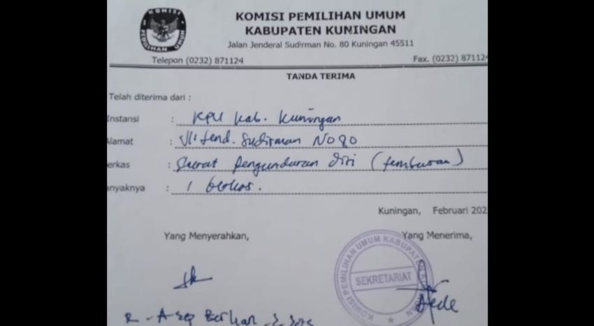 Bukti penerimaan surat pengunduran dari bacaleg Partai Demokrat  dari KPU Kuningan.