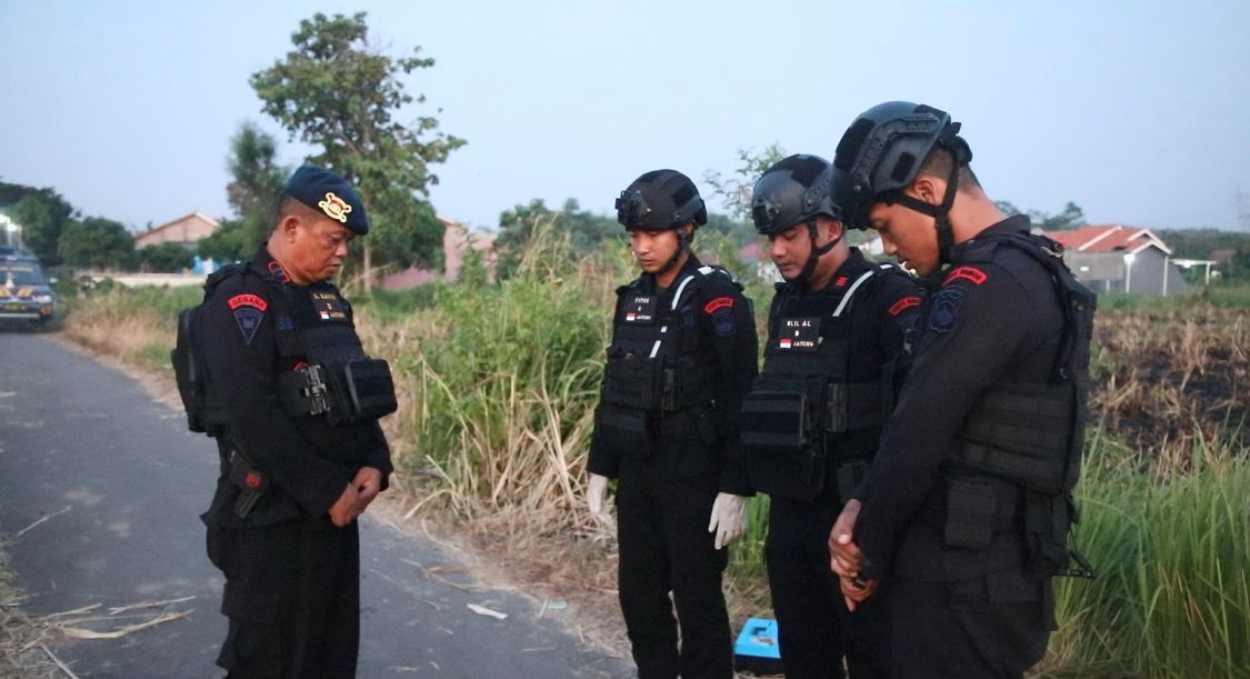 Satbrimobda Polda Jateng amankan temuan granat aktif di Adiwerna Kabupaten Tegal
