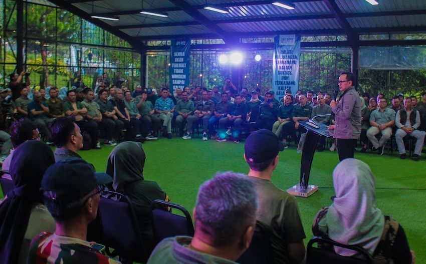 Wali Kota Bogor Bima Arya saat memimpin Rakerda Pemkot Bogor di di Leuweung Geledegan Ecolodge, Kabupaten Bogor, Minggu (21/5/2023).