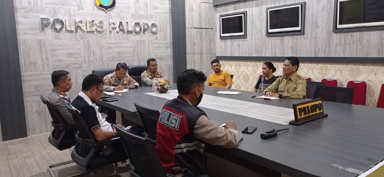 Rapat koordinasi Polres Palopo dengan masyarakat dan pemilik warkop Mazogi.