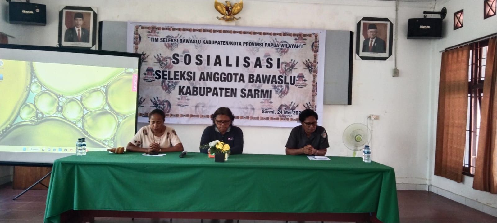 Suasana Tim seleksi (timsel) anggota Bawaslu Kabupaten/Kota Provinsi Papua melakukan sosialisasi di Kabupaten Sarmi
