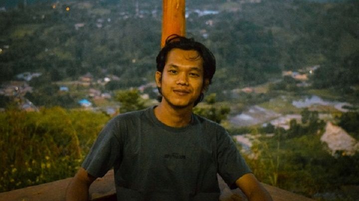 Inilah profil dan biodata lengkap Tommy Jonathan Sinaga, sang penulis cerita inspirasi bahasa Batak Toba.
