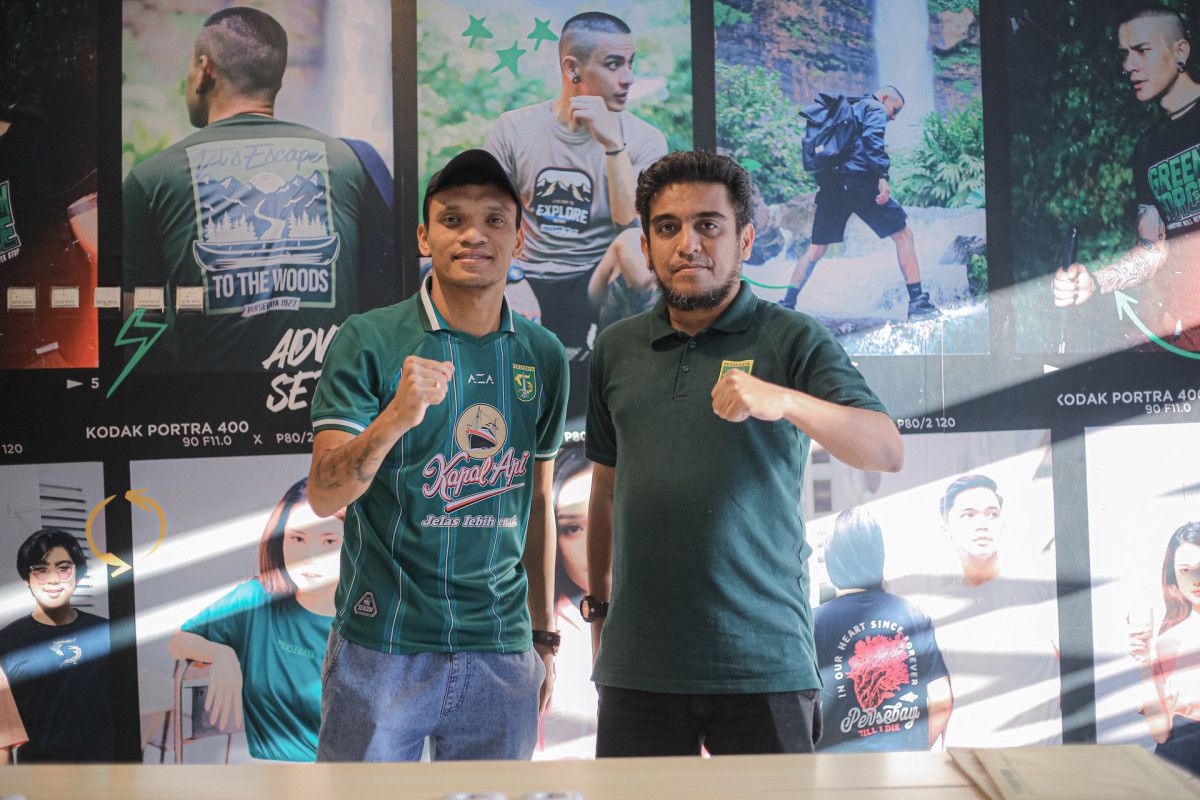 Mantan pemain PSM Makassar bergabung dengan Persebaya Surabaya, Bajul Ijo kini melirik bek Persib Bandung.