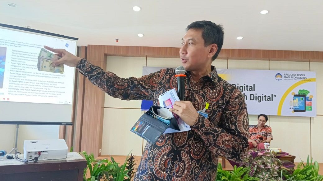 Kepala KPwBI DIY Budiharto Setyawan dalam kuliah umum dengan topik “Pembayaran Digital dan Rupiah Digital” di Yogyakarta, Selasa (23/5/2023). Foto: Istimewa