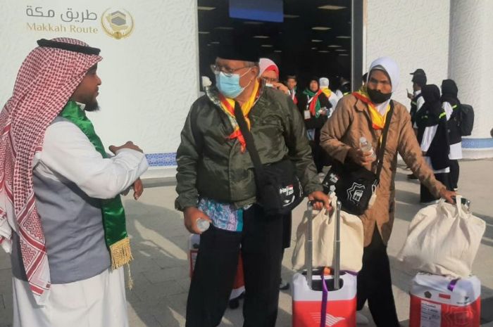 Jamaah calon haji Indonesia kloter 1 sebanyak 390 orang embarkasi JKG telah tiba di Bandara Amir Mohammad bin Abdul Aziz (AMMA) Madinah, Arab Saudi, Rabu (24/52023). 