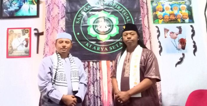 Guru Besar Ilmu Hikmah Sumatera Kunjungi Sanggar Seni Spiritual Ki Arya Seta, Abah Kyai: Bacaleg 2024 Bisa Konsultasi