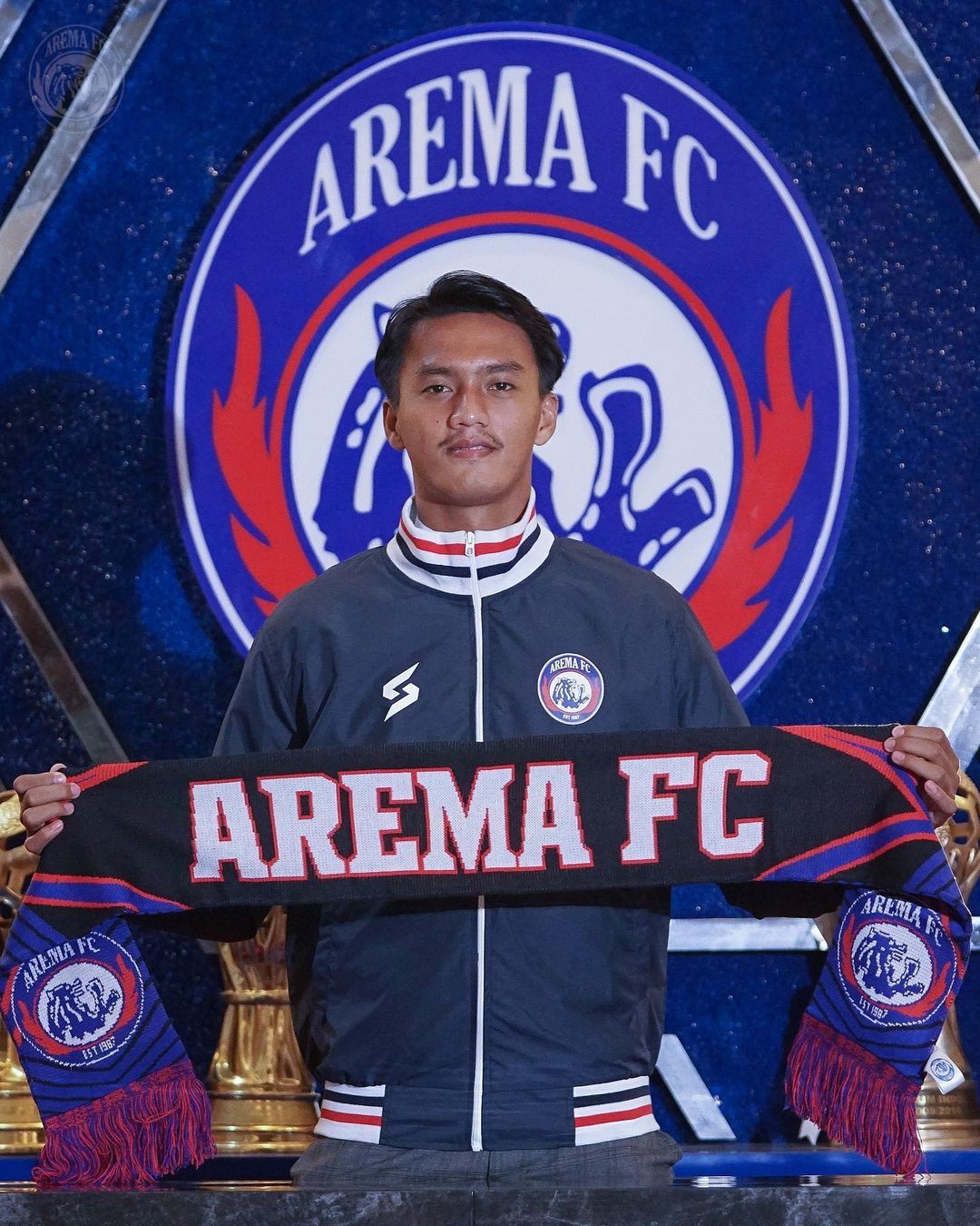Arema FC dan Dewa United baru saja memperkenalkan pemain barunya. / Instagram / aremafcofficial