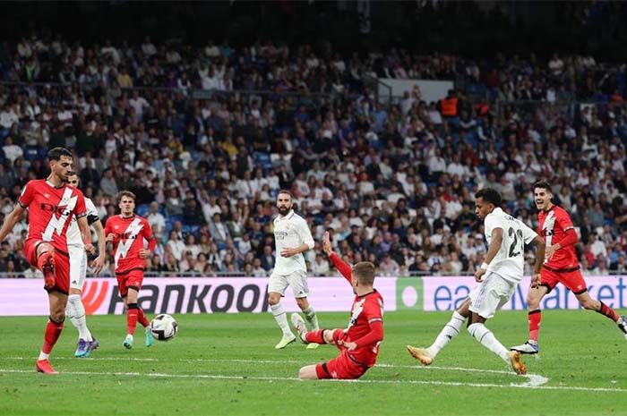 Rodrygo dari Real Madrid mencetak gol kedua.