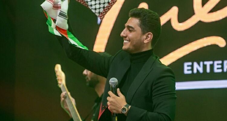  Penyanyi Palestina Mohammed Assaf, yang tengah membawa lagu patriotik 'Ana Dammi Falastini'