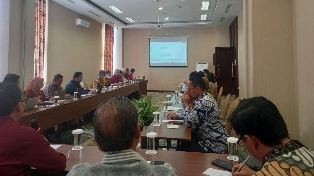 Konsultasi publik KKP pasca Presiden Jokowi menerbitkan aturan ekspor pasir laut. CERI curigai untuk akomodir kepentingan empat pengusaha kakap.