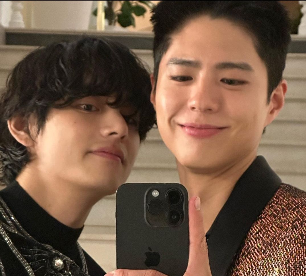 Yang Tersisa dari Kim Taehyung (V BTS), Park Bo Gum, dan Lisa BLACKPINK di Paris