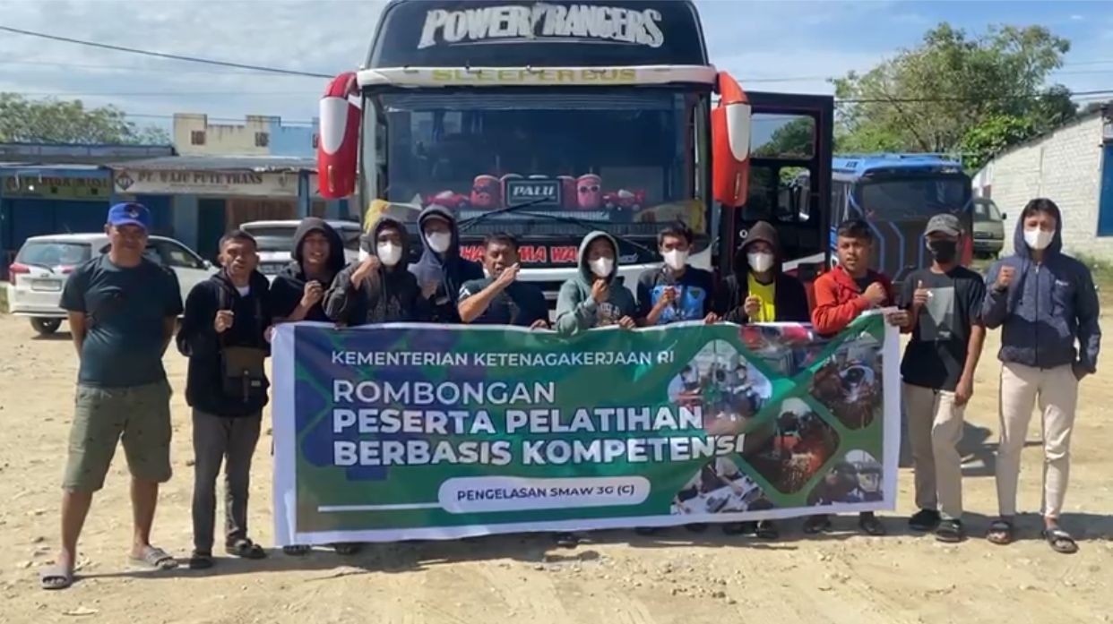 10 anak muda dari Kabupaten Tolitoli berangkat ke Makassar untuk ikuti pelatihan pengelasan