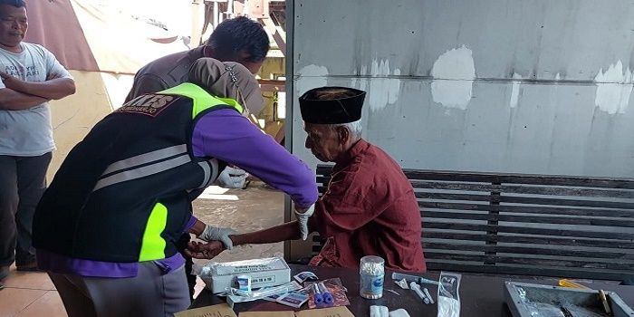 Ayah terduga korban mutilasi, Rantiman (78), mendatangi Polsek Grogol Sukoharjo untuk membuat laporan setelah sepuluh tahun tak bertemu anaknya. (Foto: Dok. Istimewa)