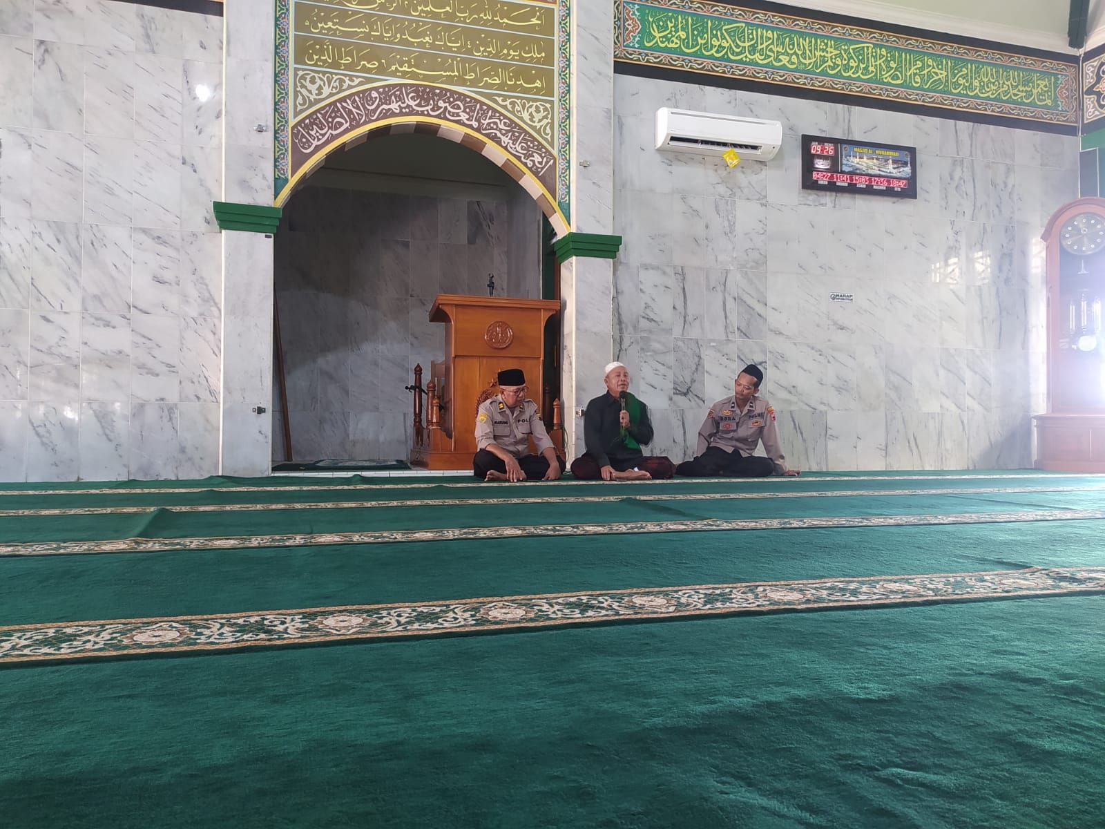 Polres Tegal melaksanakan Binrohtal rutin bertempat di Masjid Al-Muhammadi Polres Tegal