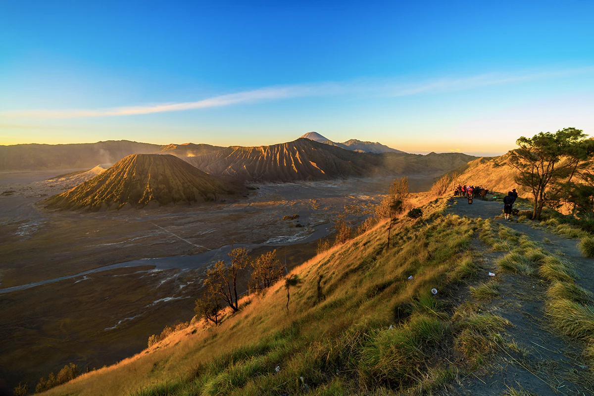  Panorama Sunrise Super Indah di Bukit Cinta, Bukit Mentigen, Penanjakan
