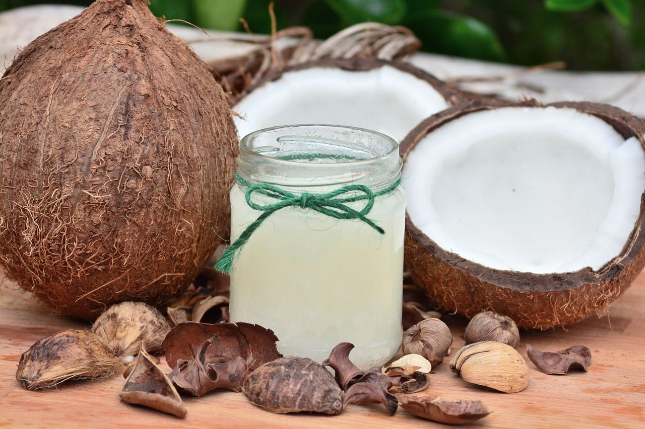 Ilustrasi - Diketahui juga, minyak kelapa juga bermanfaat bagi kulit, bahkan dapat membantu melembabkan, meredakan peradangan, dan meredakan jerawat. 