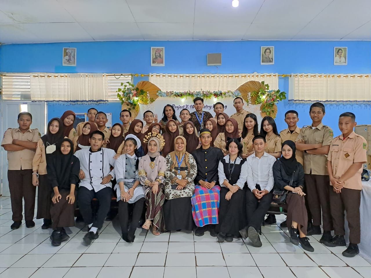 Siswa SMA Negeri 2 Makassar gelar pameran latih wirausaha siswa