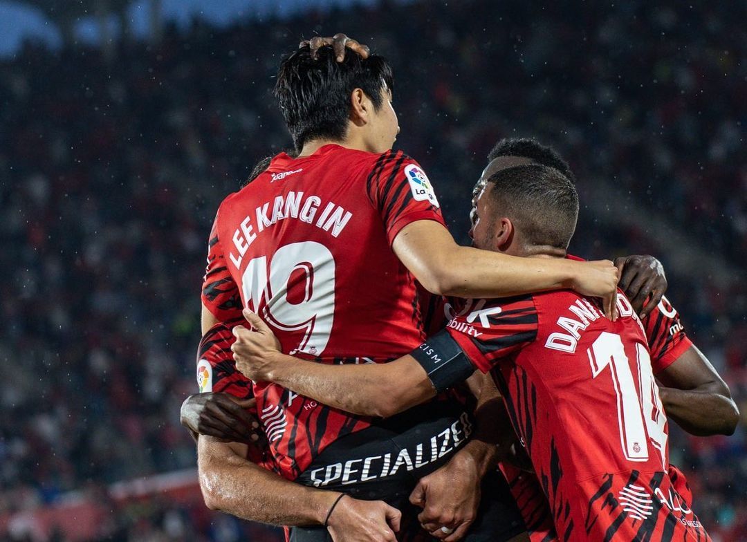 Selebrasi pemain Mallorca usai mencetak gol penentu kemenangan atas Valencia