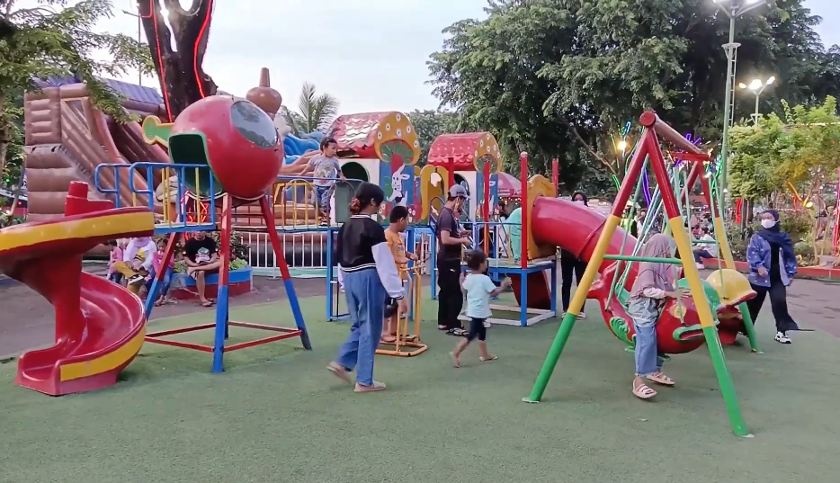Rainbow Alamanda di Tambun Bekasi, tempat wisata yang jadi surganya anak-anak karena memiliki banyak wahana permainan.