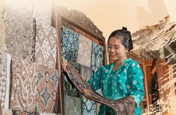 Ilustrasi program keahlian kriya kreatif batik dan tekstil di SMK salah satu peluang kerja yang besar di dunia industri fesyen.