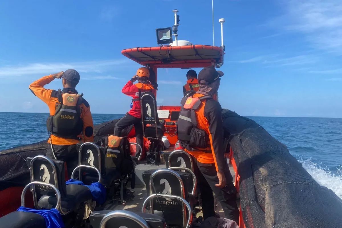 Mati mesin di perairan Bulukumba Sulsel, KMN Ilham Kajang dengan 10 POB belum ditemukan 