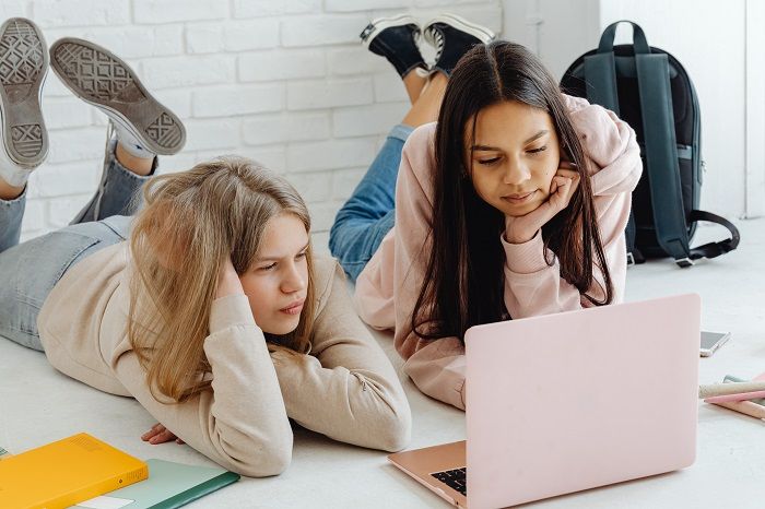 soal UAS Bahasa Indonesia kelas 8 semester 2 dan jawabannya