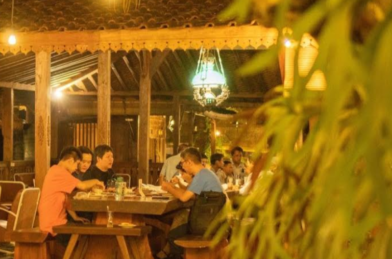 Wedang Kopi Prambanan, rekomendasi cafe mewah dan instagramable di Klaten