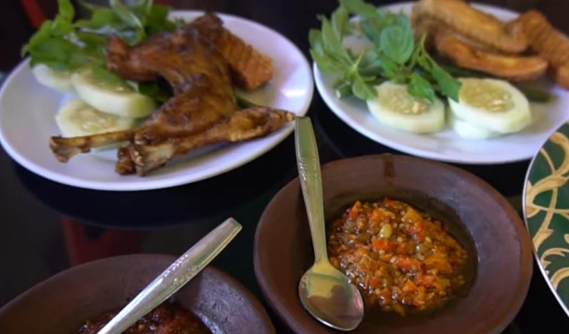 Warung Ayam Goreng Bu Fatimah, kuliner tradisional enak Kendal