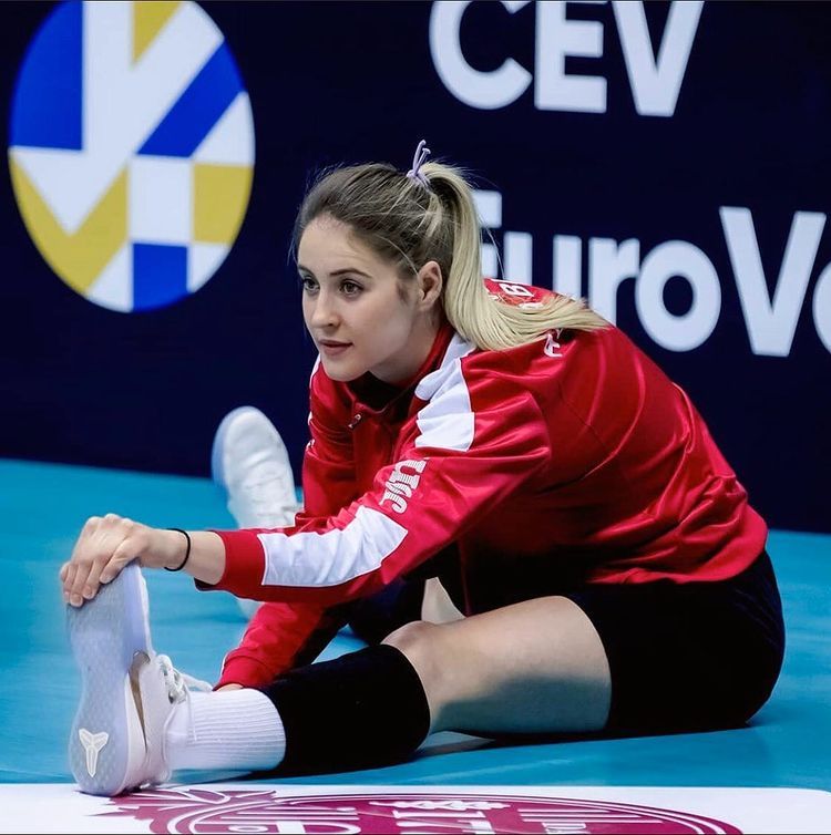 Potret cantik Bianka Busa, pemain voli putri Serbia yang berlaga di VNL 2023.